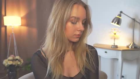 Anna online show from March 1, 1:11 pm