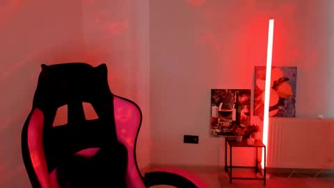 Jennie online show from April 5, 12:48 pm