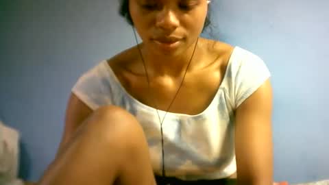 sourayaa online show from April 18, 7:07 pm