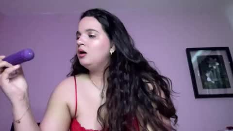 Soyoceanne online show from February 13, 8:10 pm