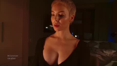 Elizabeth online show from September 23, 4:49 pm