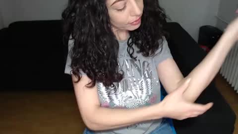 Snapshot of spoiled__doll chatting on December 4, 1:09 pm Doll online show from December 4, 1:09 pm