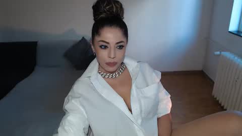 Snapshot of spoiled__doll chatting on October 10, 9:58 am Doll online show from October 10, 9:58 am