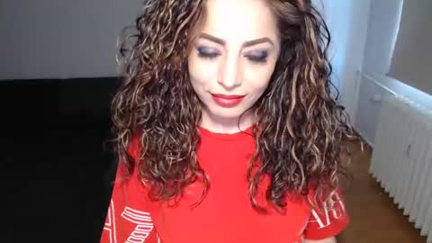 Snapshot of spoiled__doll chatting on February 21, 8:28 am Doll online show from February 21, 8:28 am