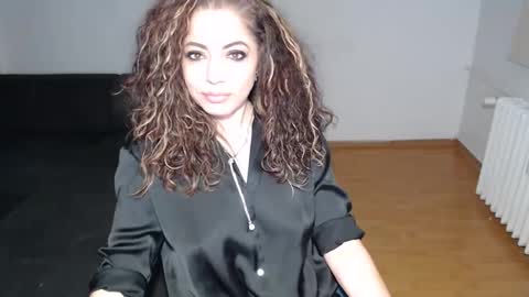 Snapshot of spoiled__doll chatting on February 8, 5:18 am Doll online show from February 8, 5:18 am