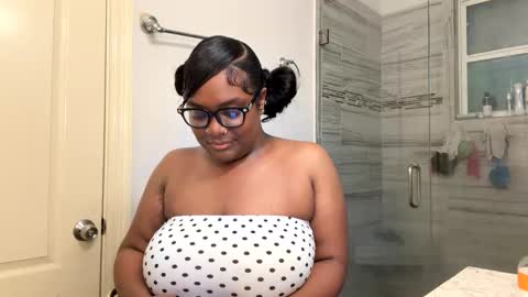 spreadthatassssssssss online show from May 14, 8:31 am