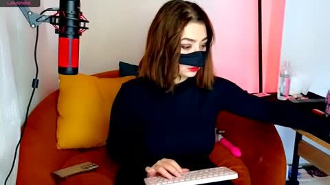 MELS  online show from January 12, 7:53 pm