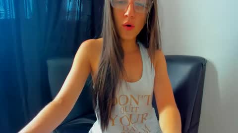 Snapshot of squirttati33 chatting on March 3, 2:42 pm Tati online show from March 3, 2:42 pm