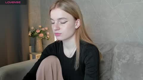 Stacey GMT5 Mo Tu We Th Fr Sa 3am -10am online show from March 8, 3:37 am