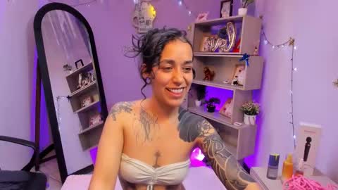 Stacey lee online show from February 21, 8:20 pm