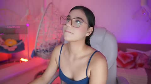 stacycooper_ online show from June 3, 7:08 pm