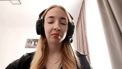 Mila online show from February 18, 6:01 am