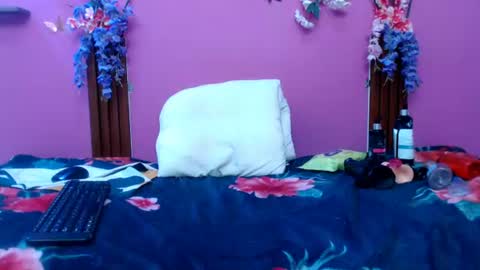 alejandra online show from June 11, 8:05 pm