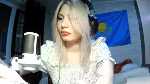 Katie online show from September 16, 3:09 pm