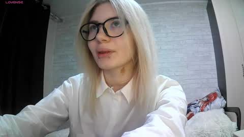 Katie online show from October 22, 2:11 pm
