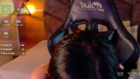 M O O N  online show from June 13, 3:04 am