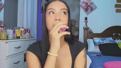 Im MiaIts my first day here  online show from November 13, 1:26 am