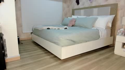 Zuly online show from June 5, 12:48 am