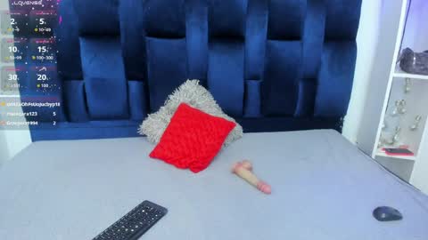 Stefy online show from April 3, 4:49 pm