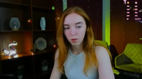 stella_flower online show from April 18, 6:43 pm