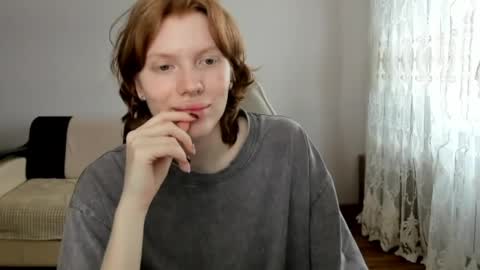 S T E L L A online show from March 29, 10:14 am