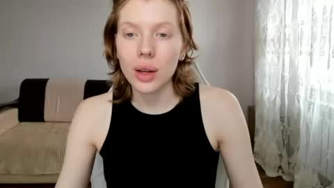 S T E L L A online show from April 19, 11:10 am