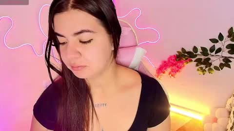 Emma online show from February 16, 3:45 pm