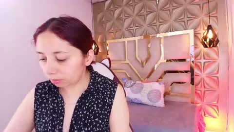 Stephaniesun  online show from June 13, 12:24 pm