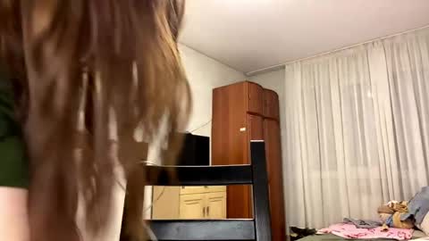 Stephani online show from March 26, 3:25 pm