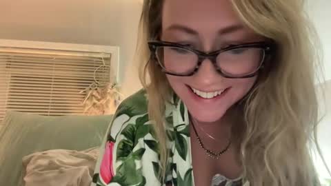 StevieGirl4U online show from October 26, 11:22 pm