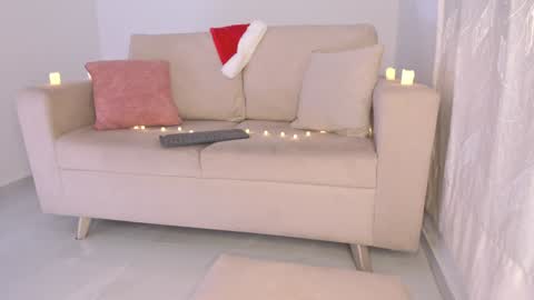 Zoe -INDEPENDENT MODEL online show from December 12, 6:47 am