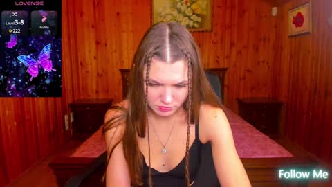 Strawberrylux online show from January 8, 6:20 am