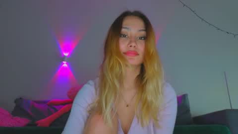 Tati and Lola online show from April 18, 12:18 pm