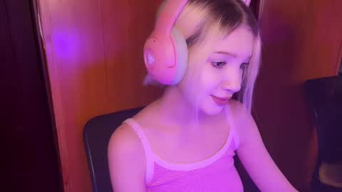 stuffy_ri online show from December 7, 11:34 pm