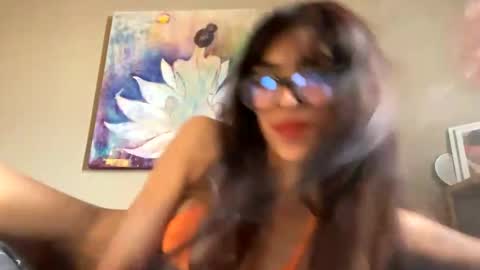 SaraSabeen online show from December 19, 9:06 pm