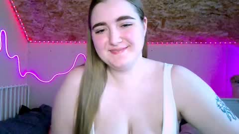 Sue  online show from February 7, 6:24 am