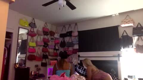 sukkisparkx online show from April 21, 11:17 am