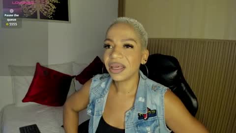 Summer online show from April 10, 12:00 pm