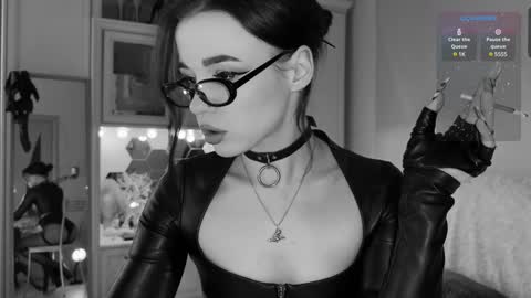 Miss Nelly online show from January 3, 9:04 am