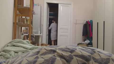 Olivia online show from February 25, 7:45 pm