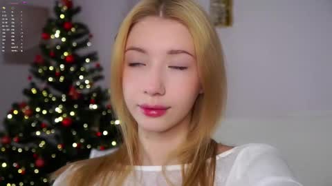 Lily online show from January 8, 2:43 pm