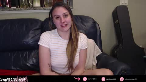 Snapshot of sunny420princess chatting on February 27, 3:04 am Sunny420 online show from February 27, 3:04 am