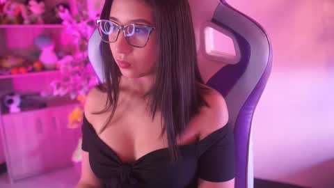 SUNNY online show from January 10, 4:44 pm