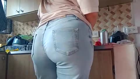 Annie online show from February 17, 5:01 pm