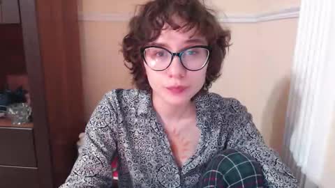 Hella online show from November 28, 4:32 pm