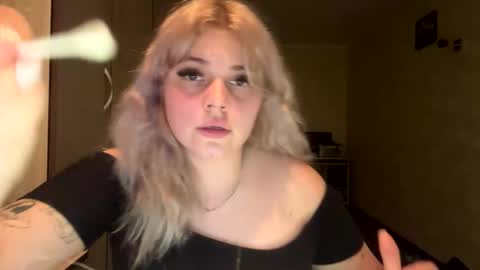 sunshinyflash online show from November 29, 6:12 pm