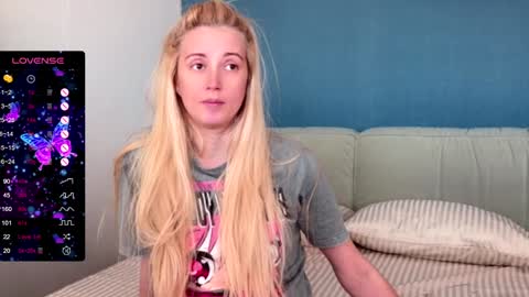 Snapshot of super_peach_stream chatting on December 3, 10:59 am ANNApvt open full info in bio online show from December 3, 10:59 am