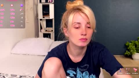 Snapshot of super_peach_stream chatting on October 13, 4:31 pm ANNApvt open full info in bio online show from October 13, 4:31 pm