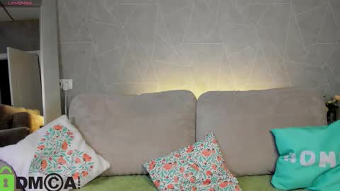 Annie online show from November 27, 1:30 am