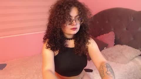 Snapshot of susan_bluee chatting on March 7, 6:24 am Susan online show from March 7, 6:24 am